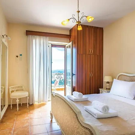 Villa Perigiali Sleeps 6 Air Con Wifi